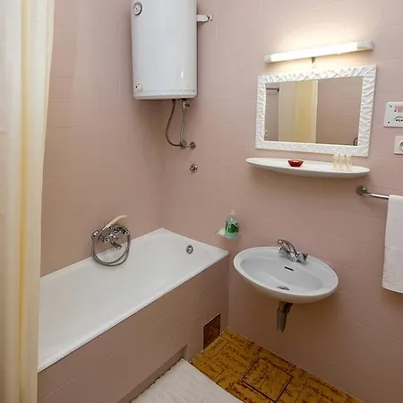 Dr. Vlasic Apartamento Podstrana